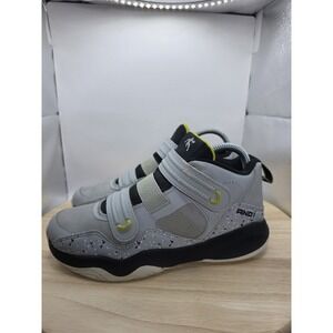Boys size 5 - AND1 Blindside Basketball Sneakers 3.0 Grey Black Easy On